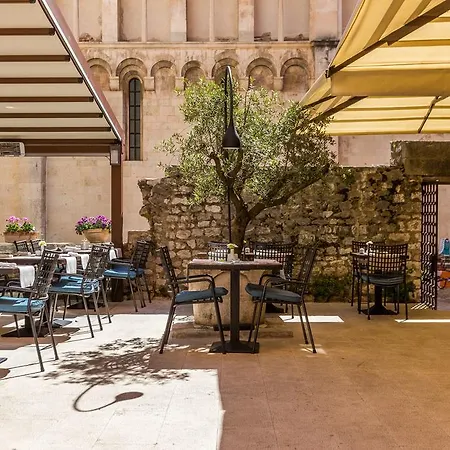 Calle Larga Ventidue زادار