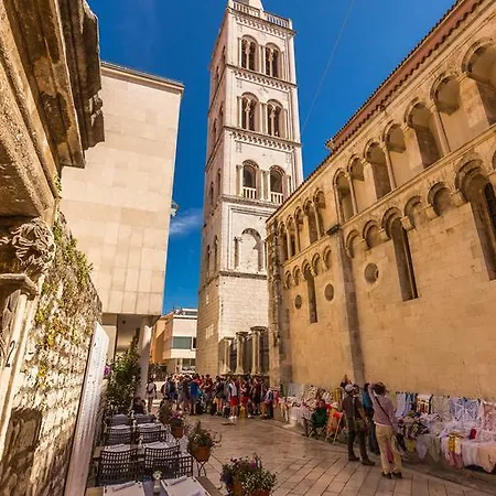 Calle Larga Ventidue