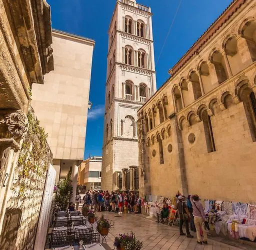 Calle Larga Ventidue